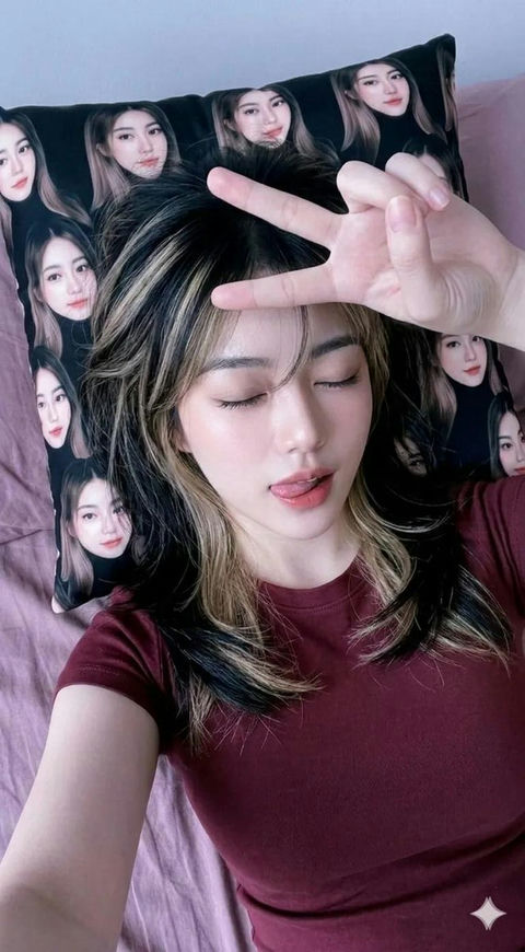 纯欲风高画质床上自拍少女 效果图